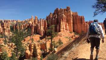 Dusty landscape as we hike through Bryce Canyon